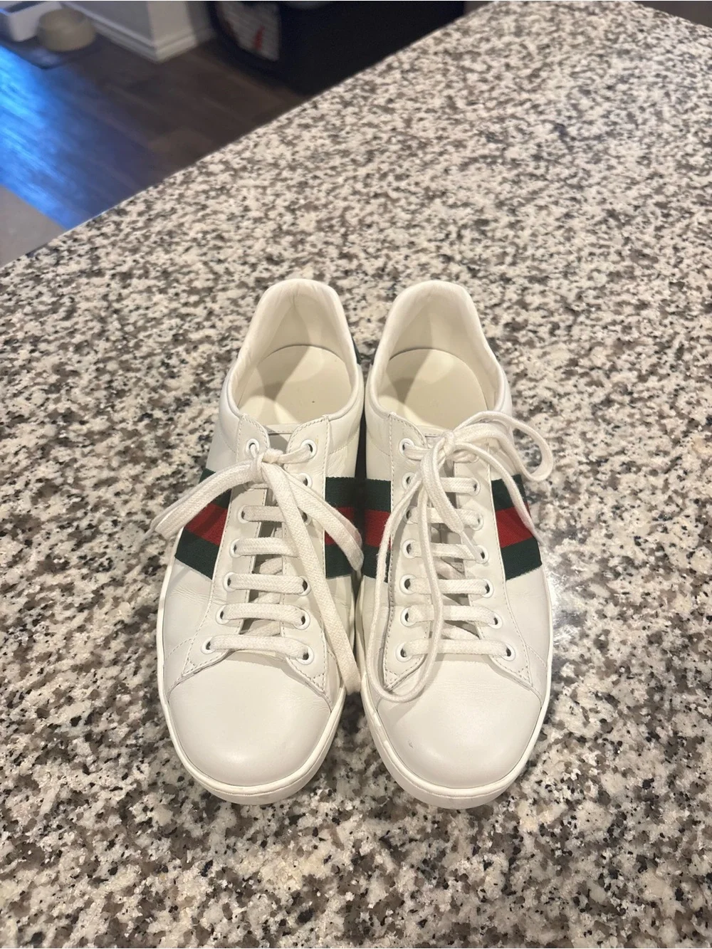 Gucci White Leather Sneakers | White | 7